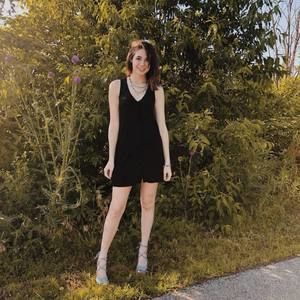 Meet your Posher, Abigail